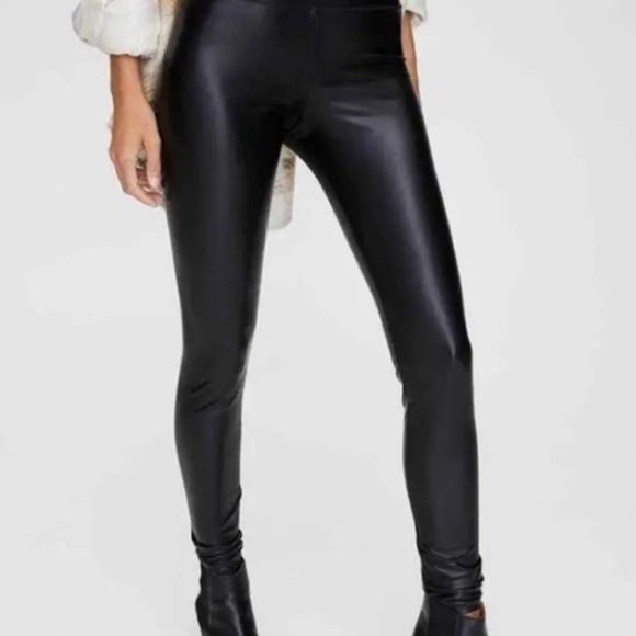 Aritzia Pants - Aritzia Wilfred Free Daria Pant High-waisted Vegan Leather leggings